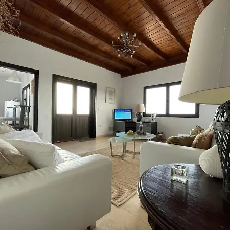 Casa Camelio Macher