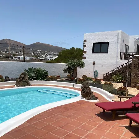 Casa Camelio Mácher